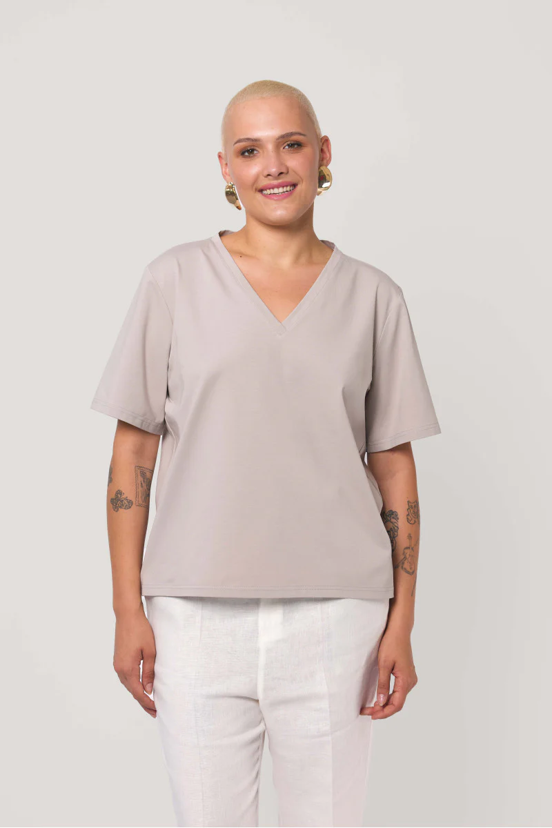 T-shirt o kroju pudełkowym z dekoltem typu v taupe